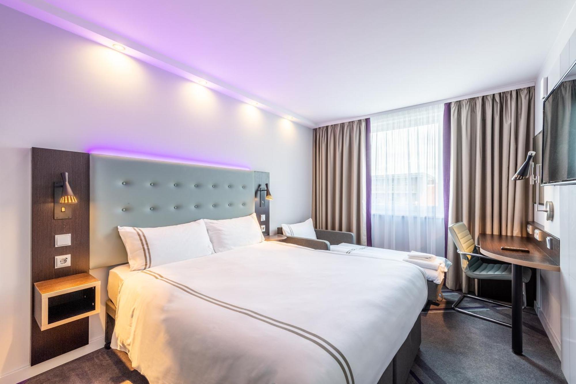 Premier Inn Hamburg City Millerntor Exterior foto