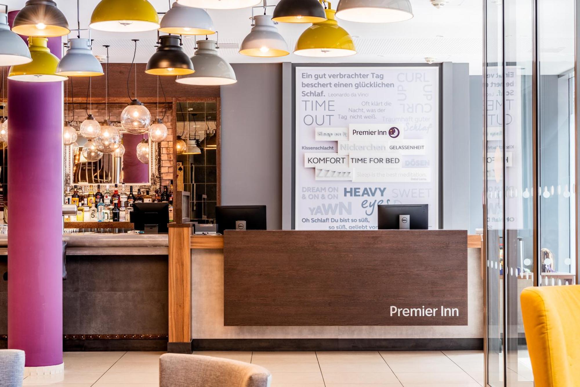 Premier Inn Hamburg City Millerntor Exterior foto